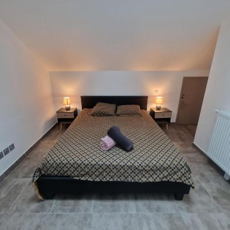 Vue Montagne: Appartement Neuf avec Parking Privé Chorges Exterior photo