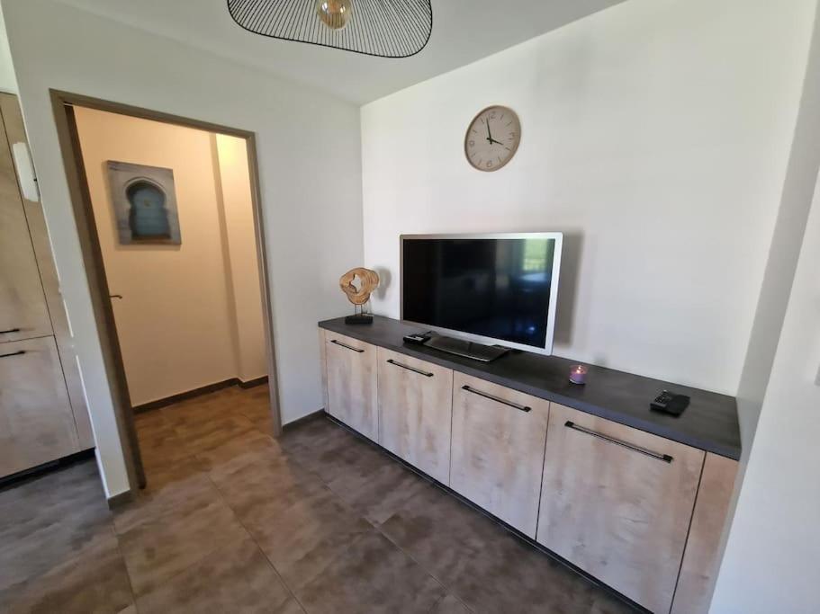 Vue Montagne: Appartement Neuf avec Parking Privé Chorges Exterior photo