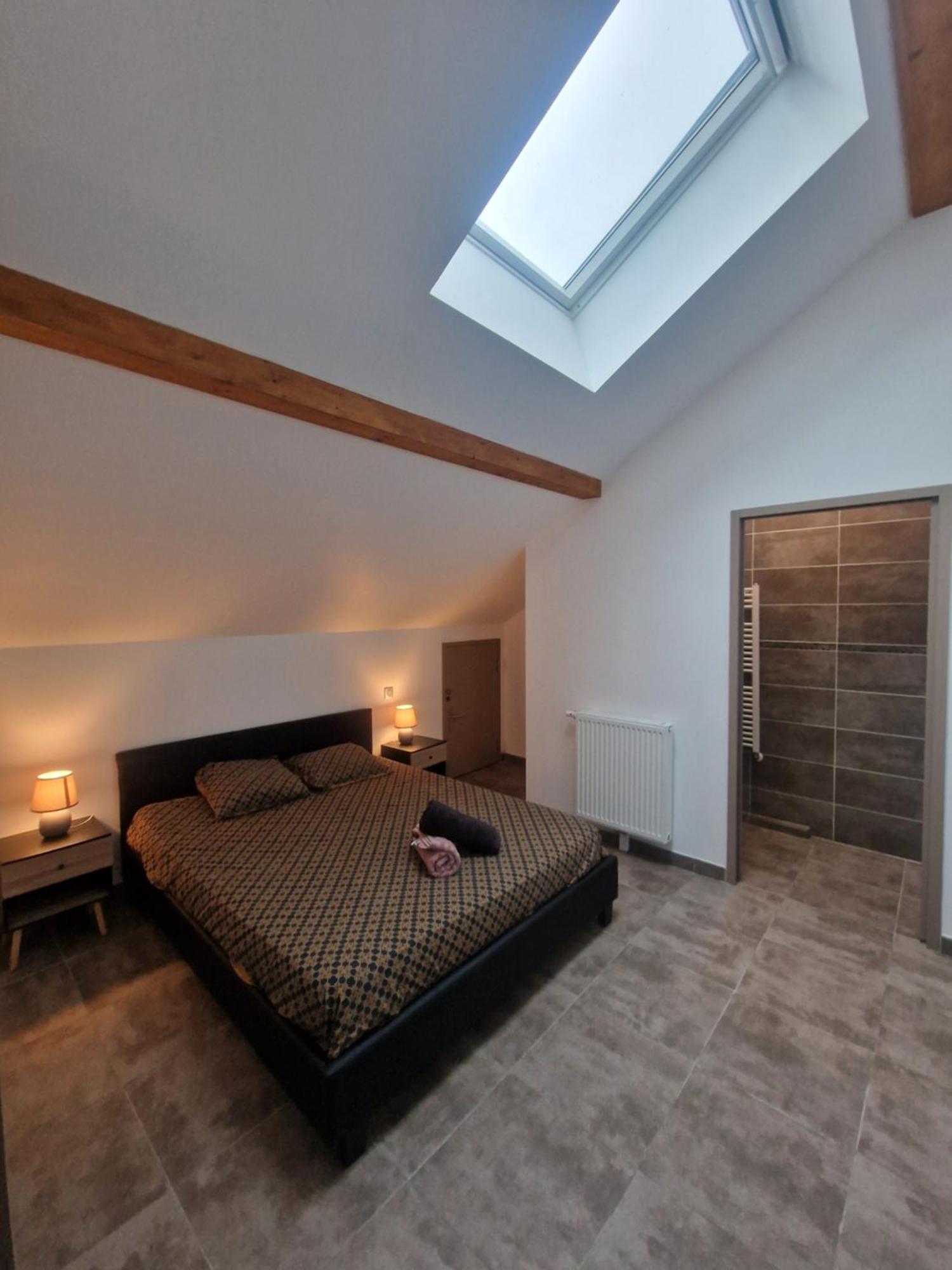 Vue Montagne: Appartement Neuf avec Parking Privé Chorges Exterior photo